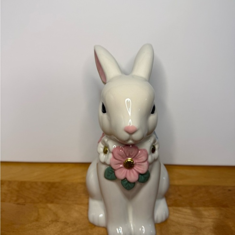Ceramic Easter Bunny Figurine NWT White Rabbit with Floral Collar Spring Decor